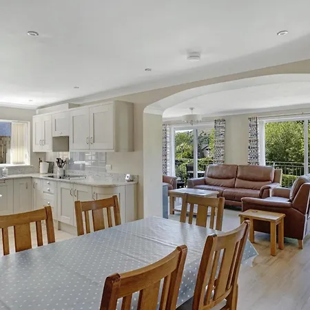 Parkwood Holiday home